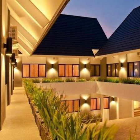 Maesa Hotel Ponorogo Ngoại thất bức ảnh