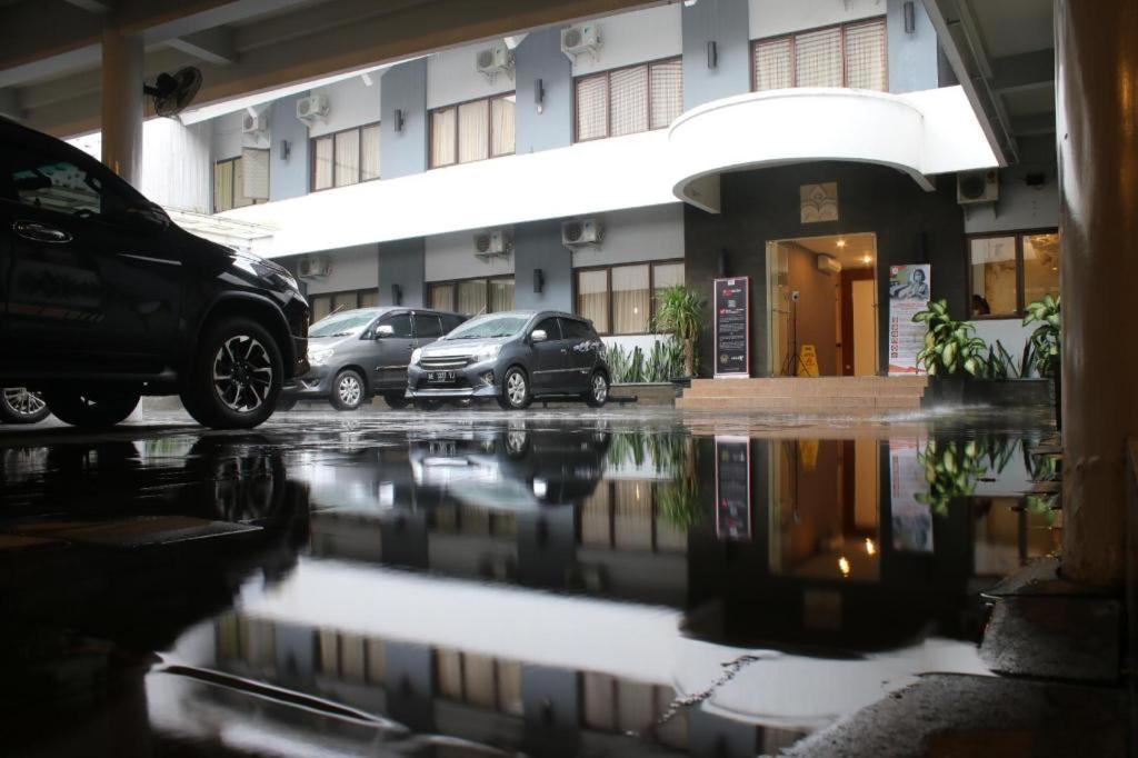 Maesa Hotel Ponorogo Ngoại thất bức ảnh