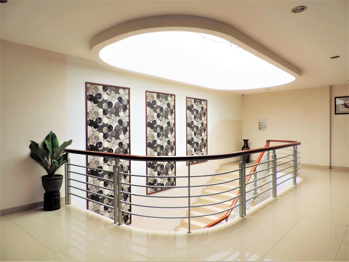 Maesa Hotel Ponorogo Ngoại thất bức ảnh
