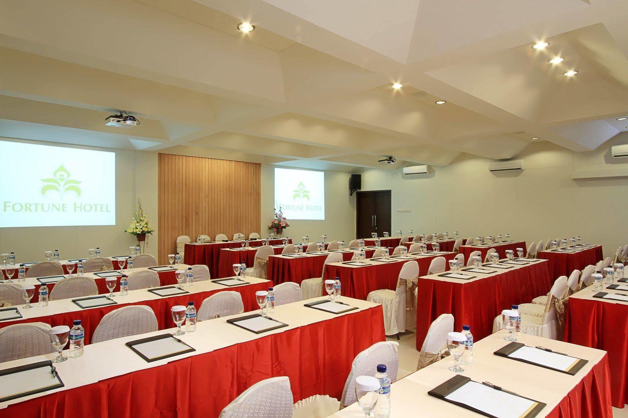 Maesa Hotel Ponorogo Ngoại thất bức ảnh