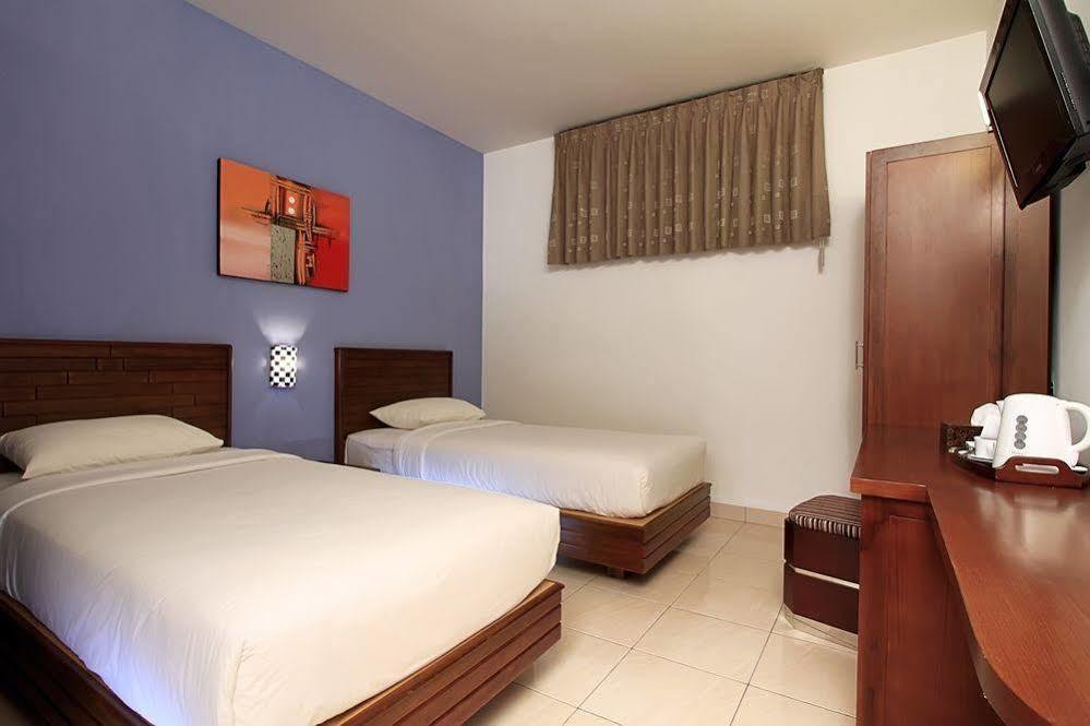 Maesa Hotel Ponorogo Ngoại thất bức ảnh